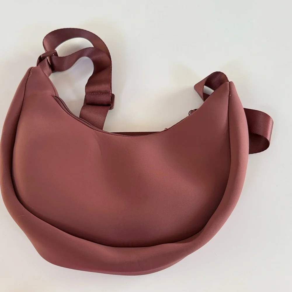 Chic Mauve Women's Hobo Bag